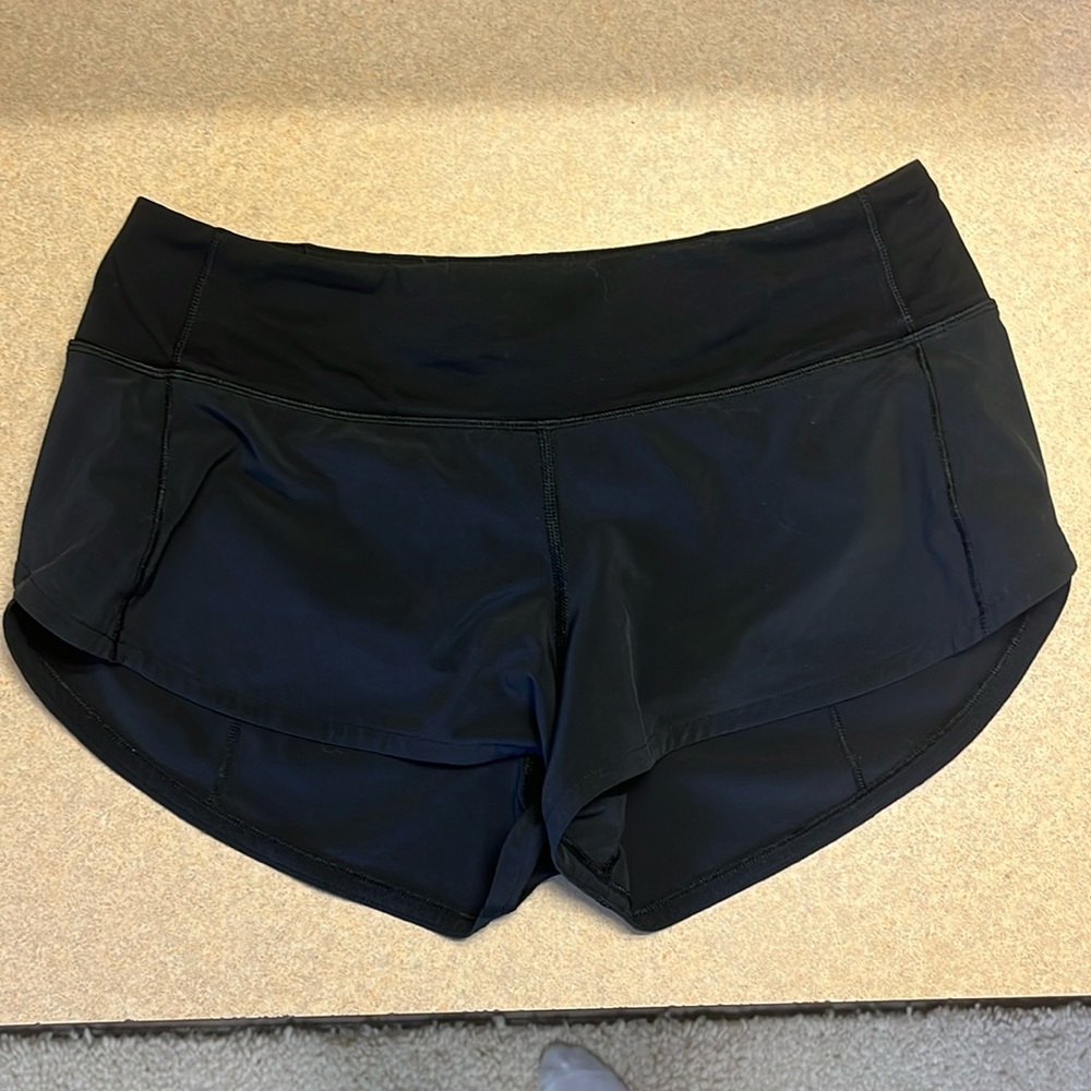 Black Lululemon Speedup shorts